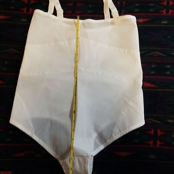 VINTAGE🌷ANOTHER YOUTHFUL CREATION🌷White Guardle New - Picture 7 of 9